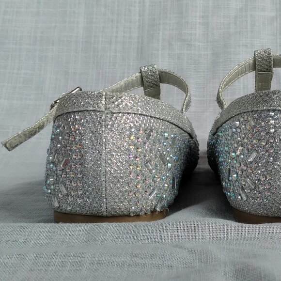 GIRLS SILVER RHINESTONE FLAT DRESSY SHOES BIG KIDS SIZE 4 - Picture 10 of 13
